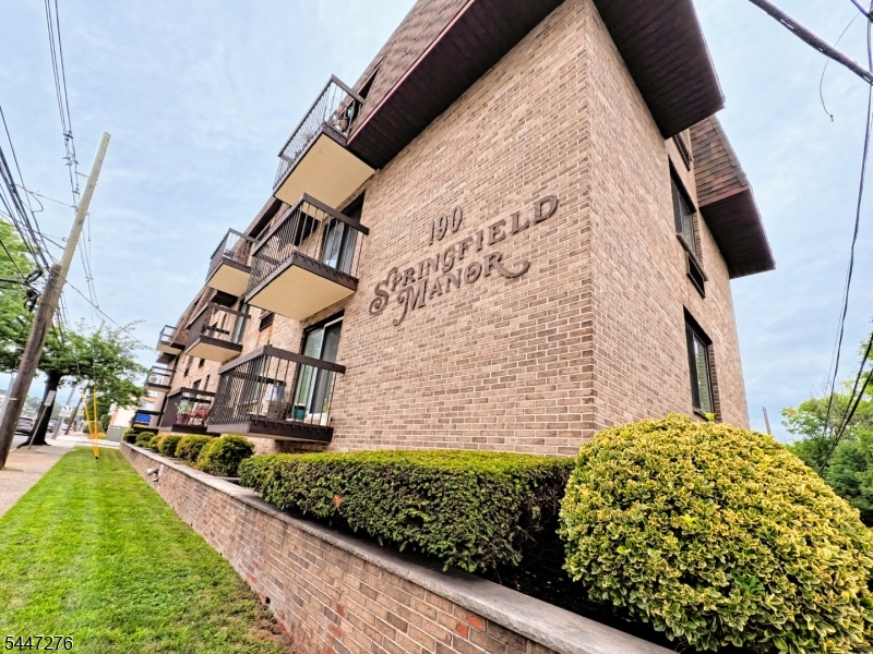 Springfield Manor - Residential