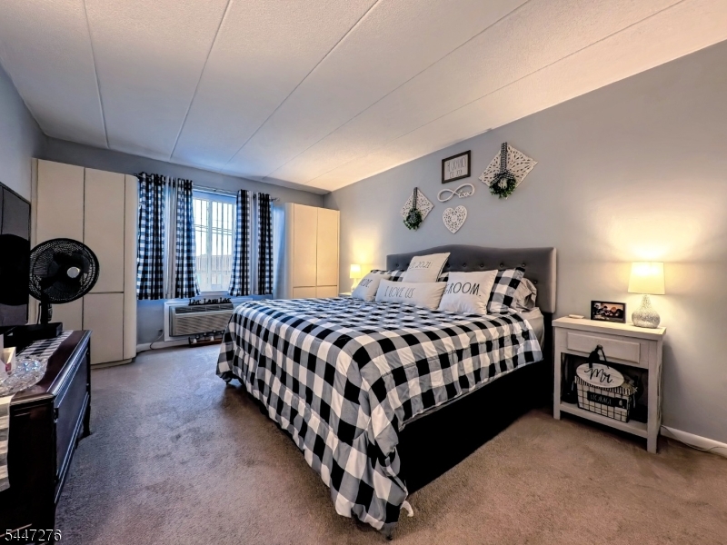 Springfield Manor - Residential
