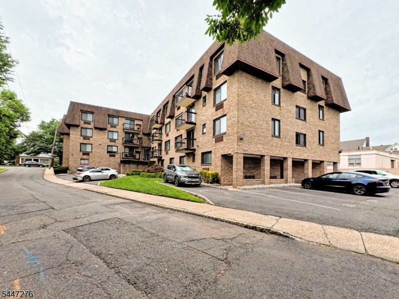 Springfield Manor - Residential