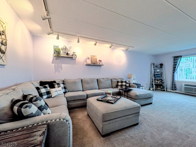 Springfield Manor - Residential