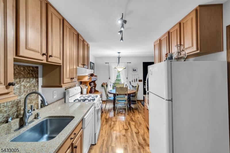 WASHINGTON VILLAGE - Residential