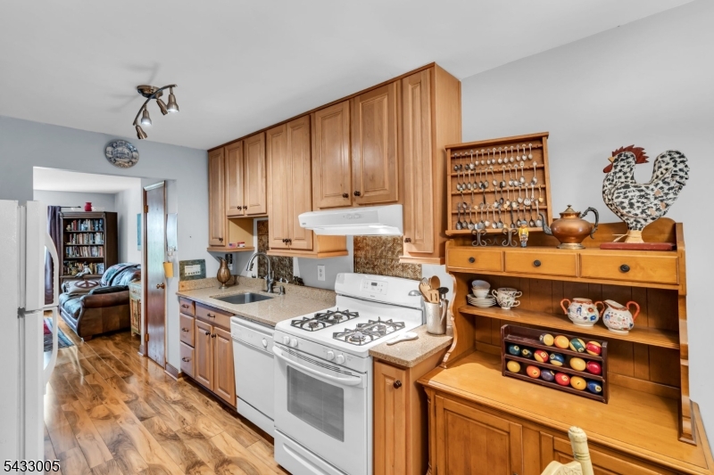 WASHINGTON VILLAGE - Residential