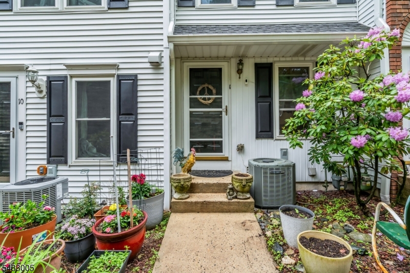 WASHINGTON VILLAGE - Residential