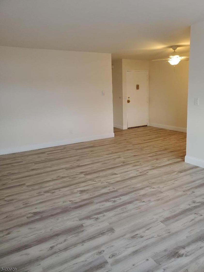 RECENTLY UPDATED SPACIOUS 1ST FLOOR 1 BEDROOM CONDO CLOSE TO NYC BUS, 1/2 MILE FROM RT287/RT208, COMPLEX CONNECTED TO THE CANNONBALL HIKING SYSTEM