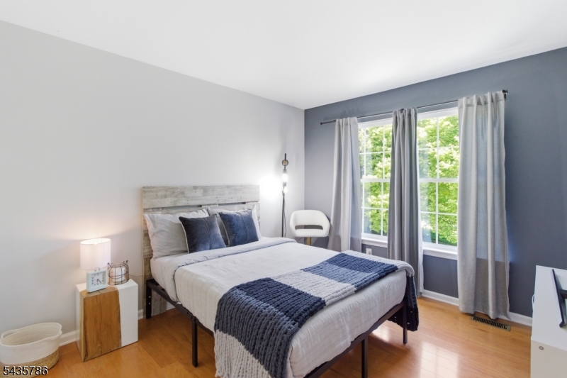 Greenwich Chase - Residential