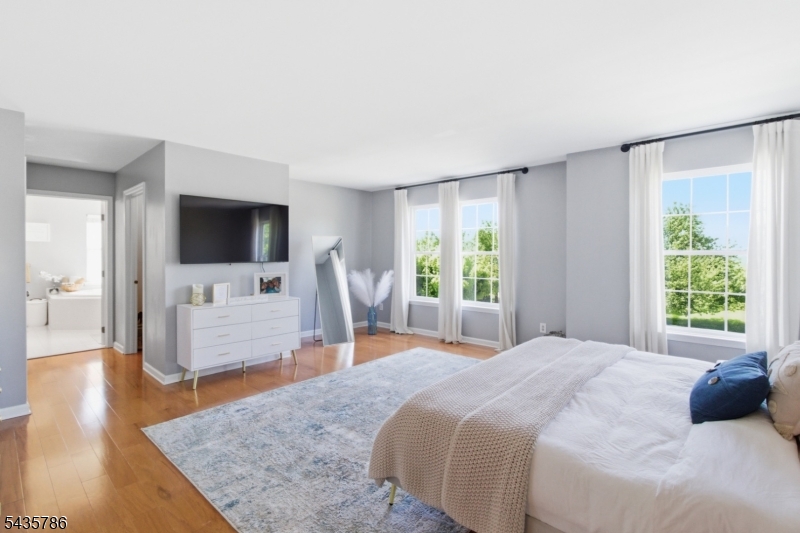 Greenwich Chase - Residential