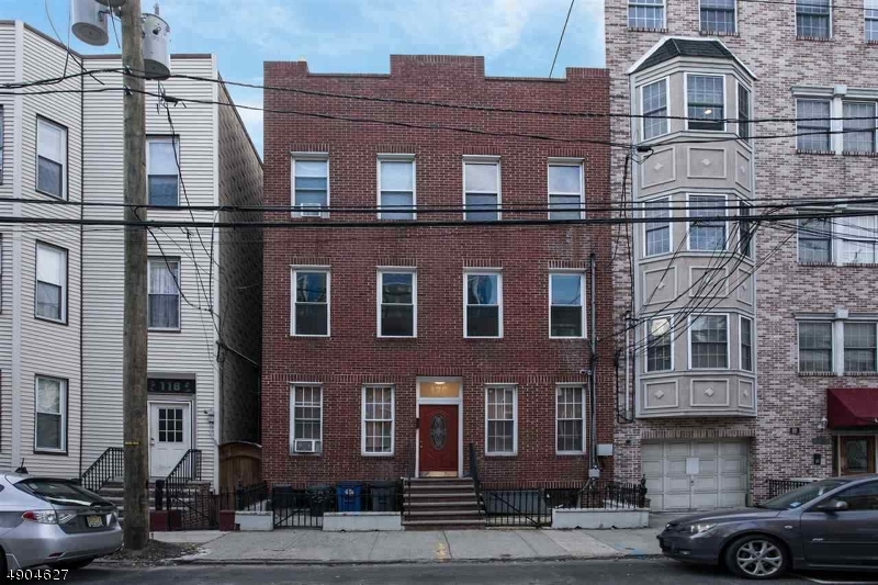 One bedroom condo for rent located in downtown Hoboken. Cozy & full of natural light. Available immediately. This unit offers an updated kitchen w stainless steel appliances, living room w/ dining area, exposed brick wall in bedroom, hardwood floors throughout and W/D in unit. Storage area in basement. Close to Light Rail, Path, shopping and NYC.