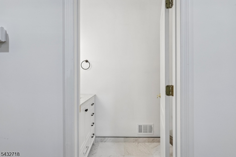 Grande  At Pleasantdale - Residential