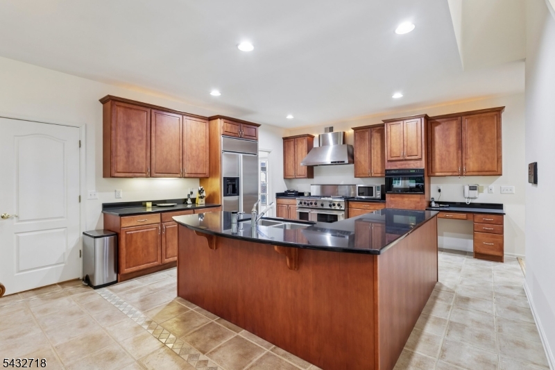 Grande  At Pleasantdale - Residential
