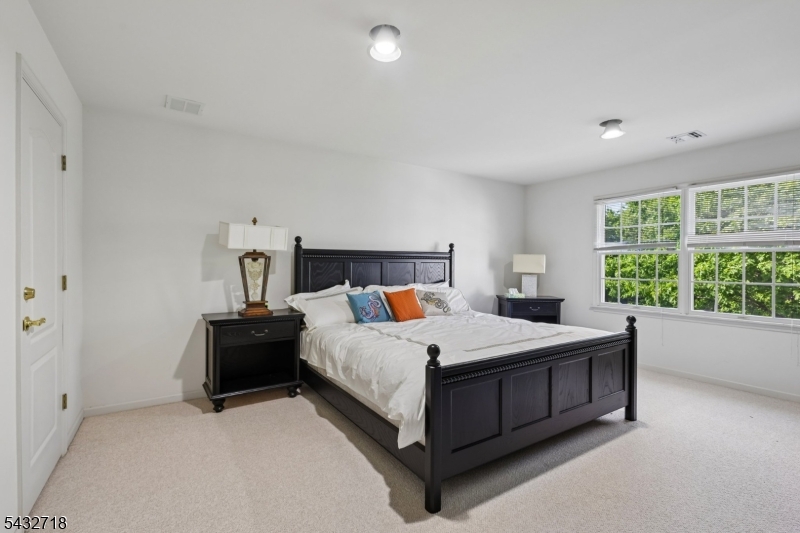 Grande  At Pleasantdale - Residential
