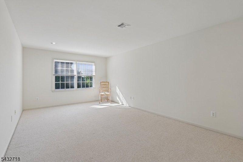 Grande  At Pleasantdale - Residential