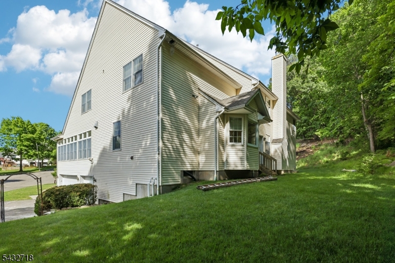 Grande  At Pleasantdale - Residential