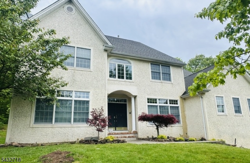 Grande  At Pleasantdale - Residential