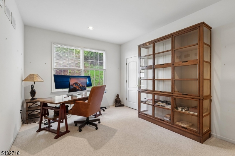 Grande  At Pleasantdale - Residential