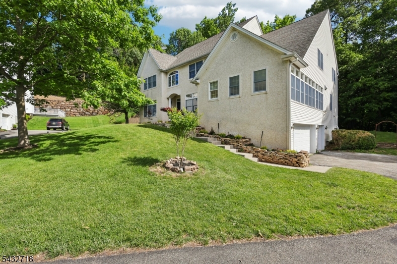Grande  At Pleasantdale - Residential