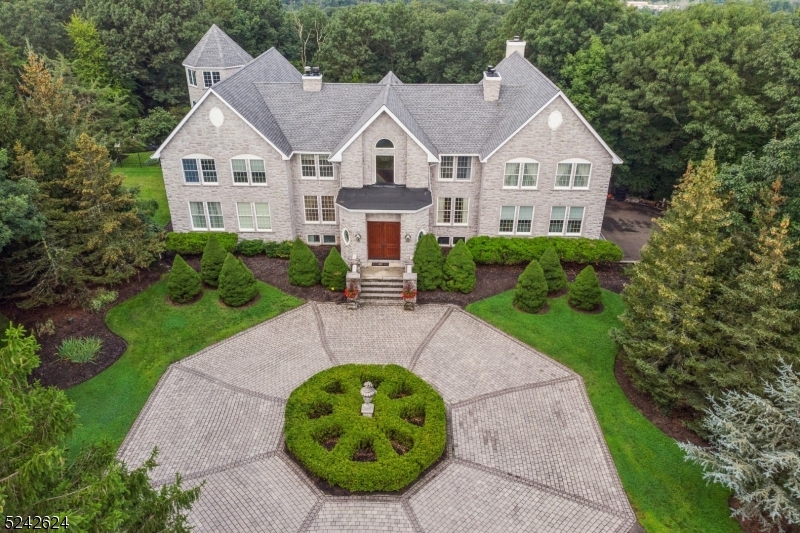Round Hill - Residential