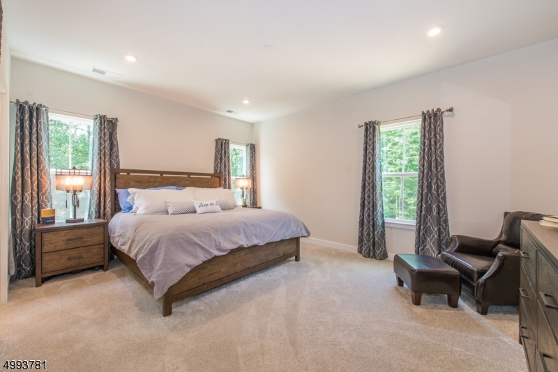 Mountain Ridge - Residential