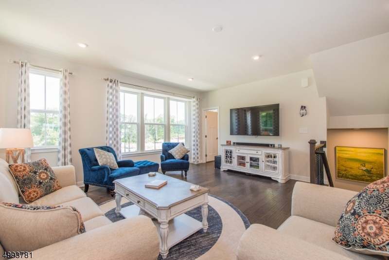 Mountain Ridge - Residential