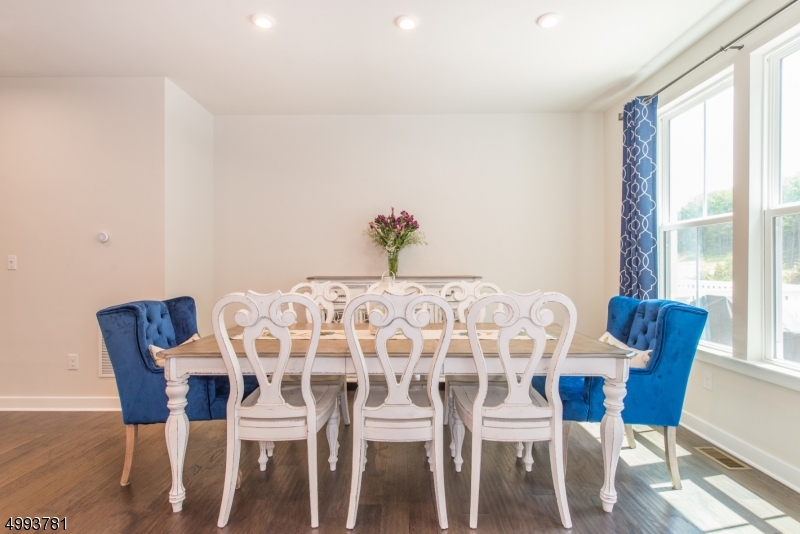 Mountain Ridge - Residential