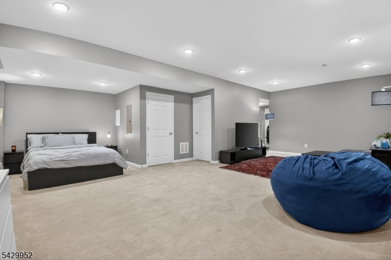 KENSINGTON SQ - Residential