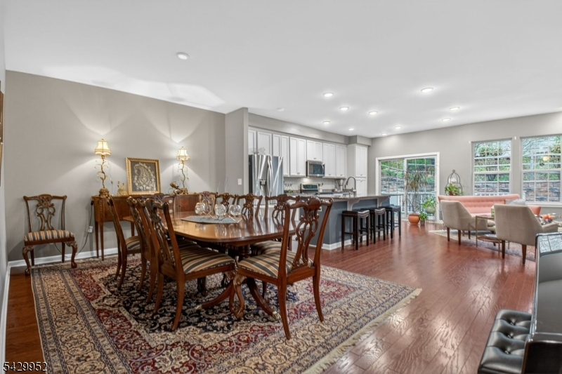 KENSINGTON SQ - Residential