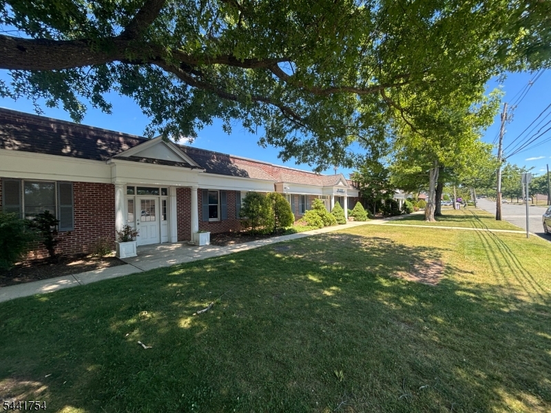 Large Warehouse or Flex Space available in Downtown Berkeley Heights! Property has two entrances, wide roadways for truck delivery's and pick ups,. Plenty of room to turn and maneuver. Extra Storage available on site. Property is close to Rt.78 and major highways. Space has large garage door, open floor plan, private restroom and kitchen in space. High ceilings, HVAC system, easy access in and out. Perfect for a business that needs space to spread out and has deliveries and pick ups!