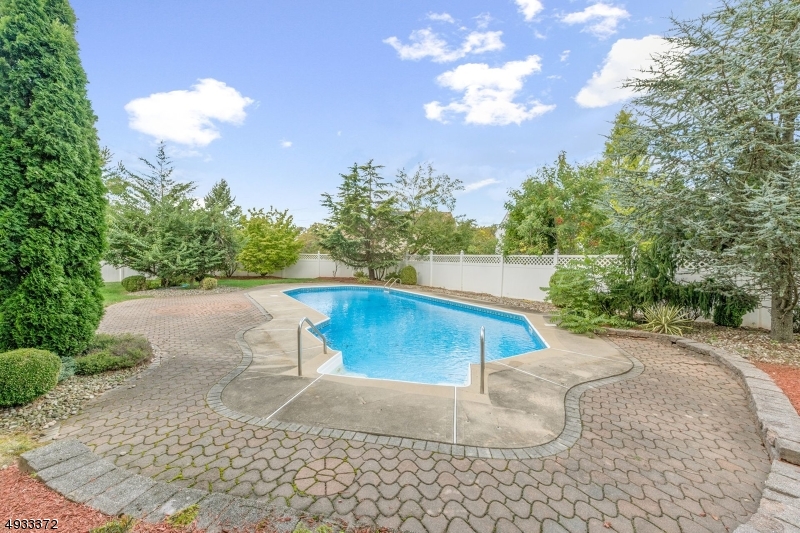 Carriage Pointe - Residential