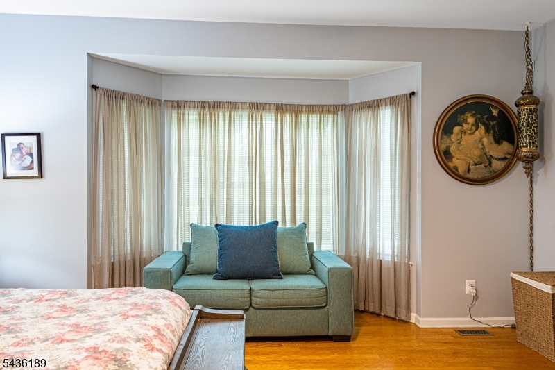 Greenwich Chase - Residential