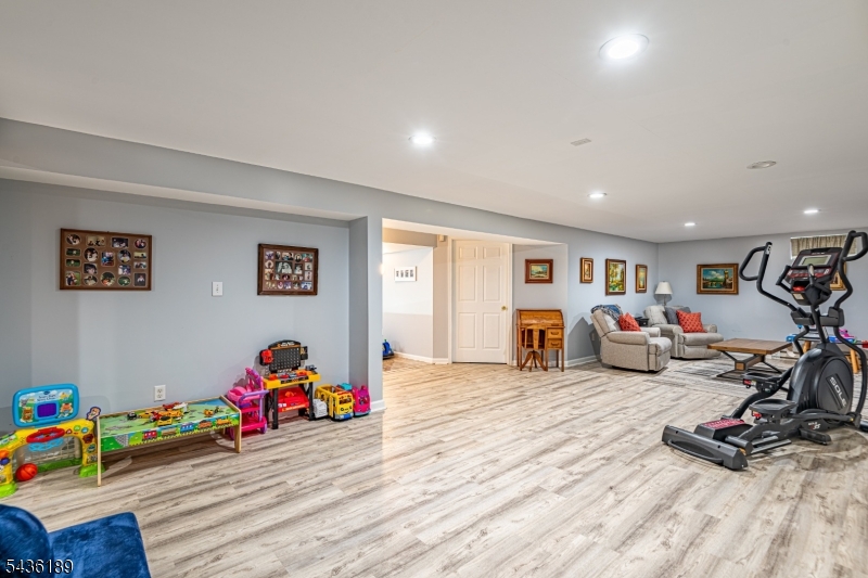 Greenwich Chase - Residential