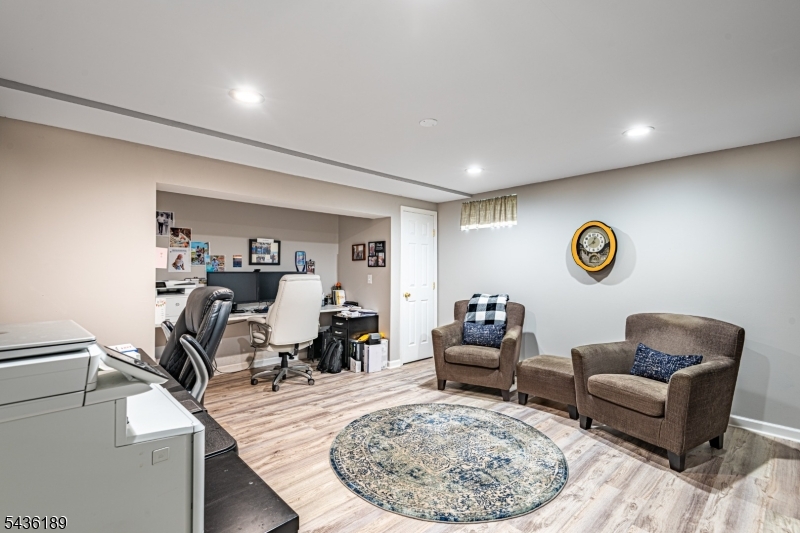 Greenwich Chase - Residential