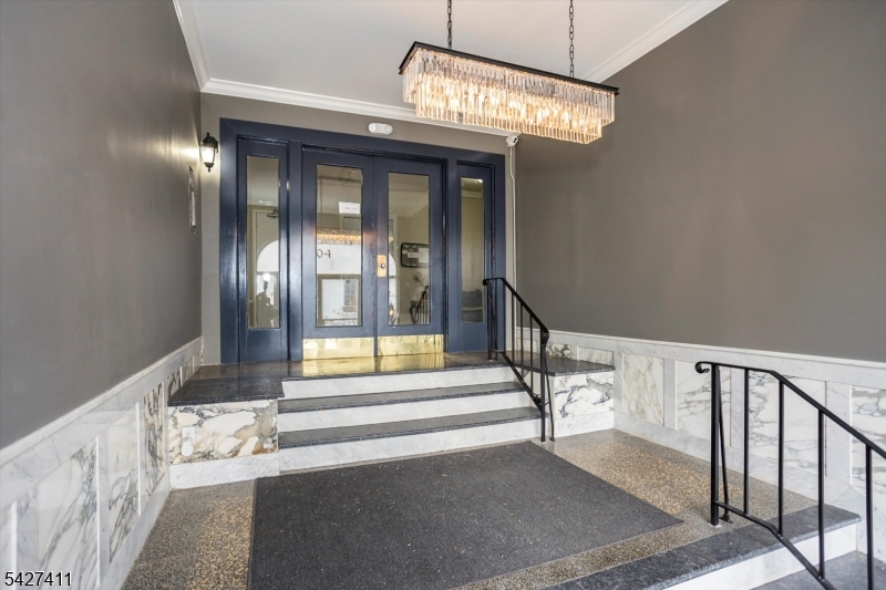 Hill / Pilgrim Apts - Residential Lease