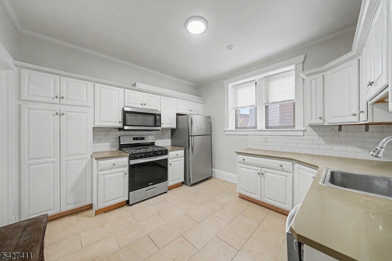 Hill / Pilgrim Apts - Residential Lease