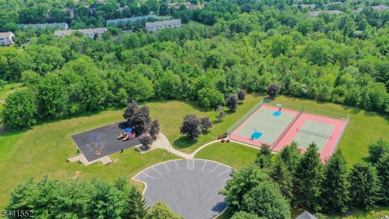 MAJESTIC KNOLLS - Residential