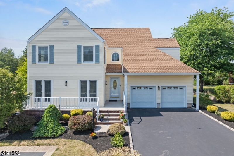 MAJESTIC KNOLLS - Residential