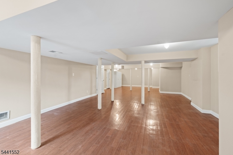 MAJESTIC KNOLLS - Residential