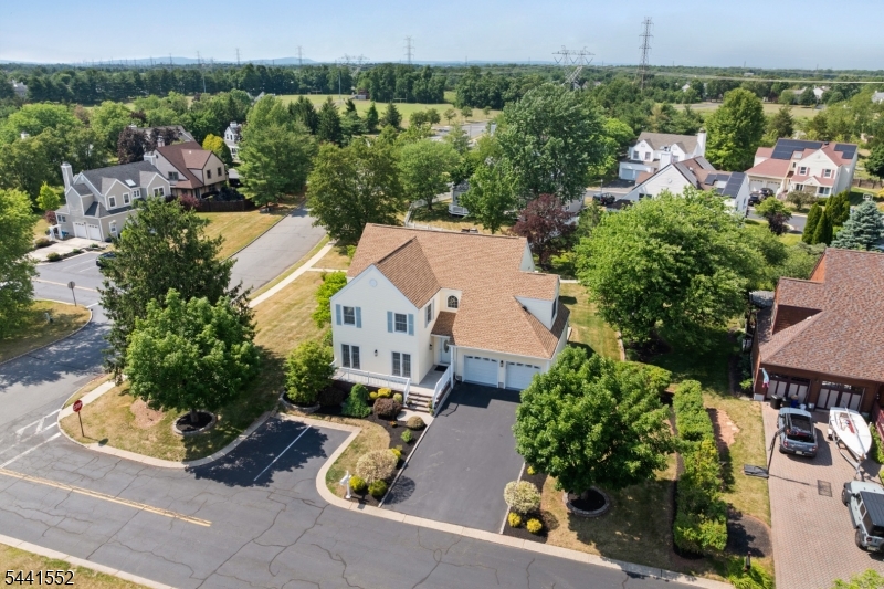 MAJESTIC KNOLLS - Residential