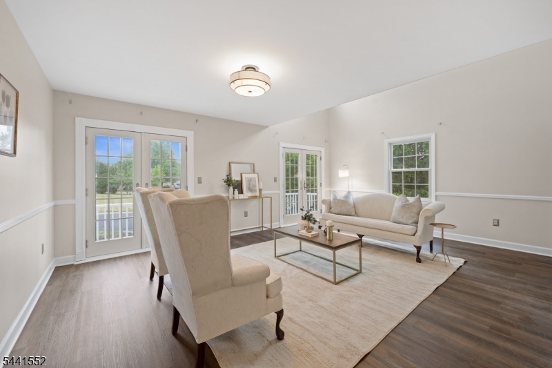 MAJESTIC KNOLLS - Residential