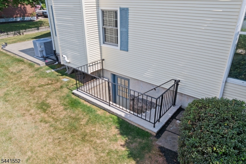 MAJESTIC KNOLLS - Residential