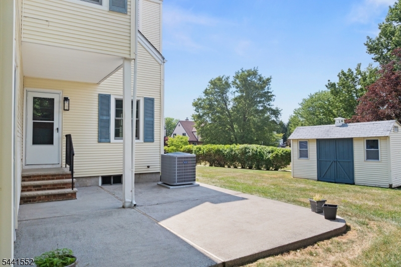 MAJESTIC KNOLLS - Residential