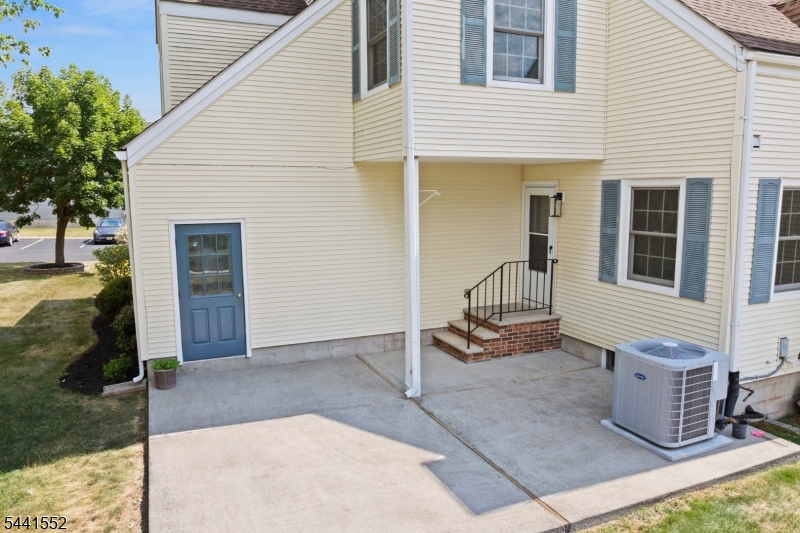 MAJESTIC KNOLLS - Residential