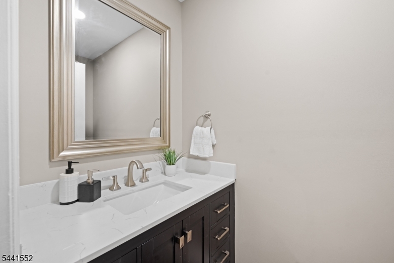 MAJESTIC KNOLLS - Residential