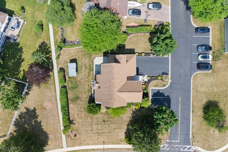 MAJESTIC KNOLLS - Residential