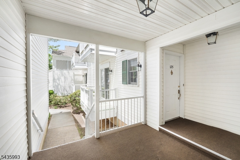 Condo/Coop/Townhouse - Residential