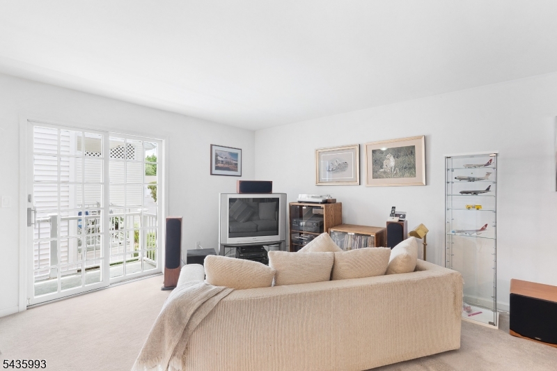 Condo/Coop/Townhouse - Residential