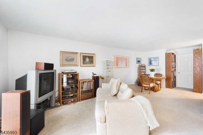 Condo/Coop/Townhouse - Residential
