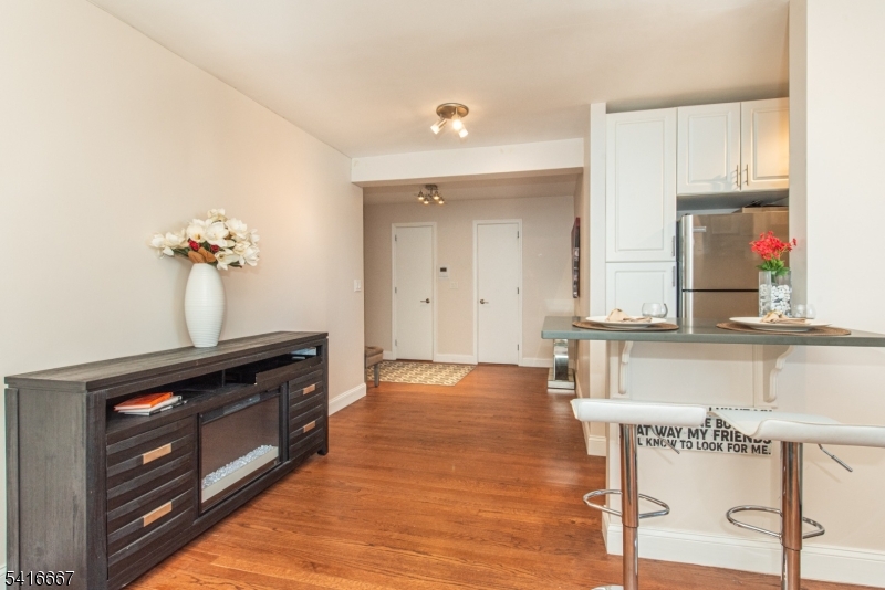 WOODCLIFF GARDENS - Residential