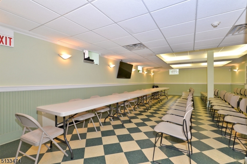 WOODCLIFF GARDENS - Residential