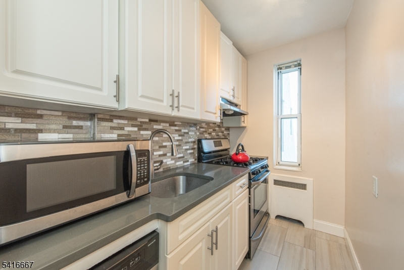 WOODCLIFF GARDENS - Residential