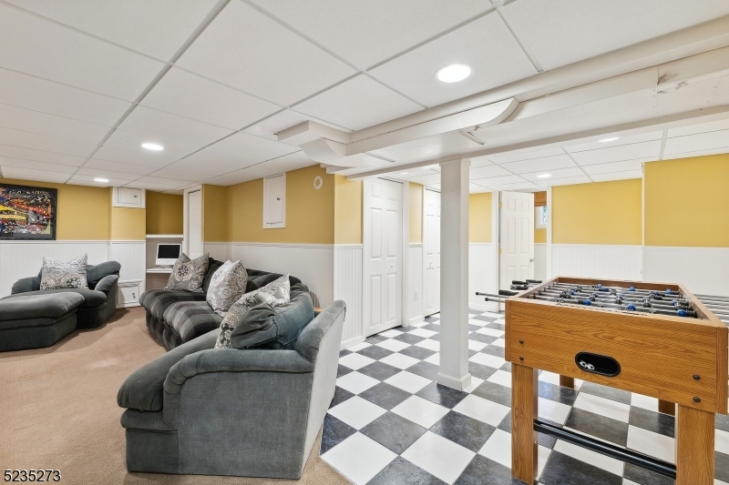 UPPER MONTCLAIR - Residential