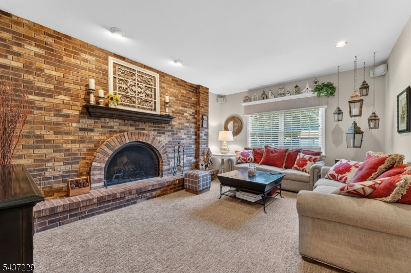 Point of Woods - Residential